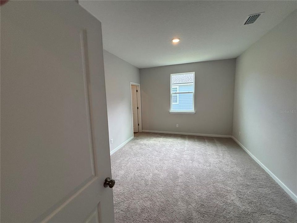 Activo con contrato: $484,990 (3 camas, 3 baños, 2470 Pies cuadrados)