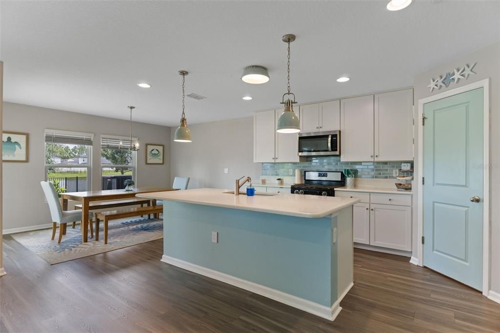 На продажу: $447,490 (4 спален, 3 ванн, 2495 Квадратных фут)