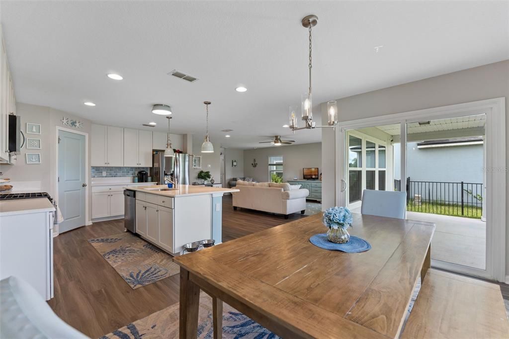 На продажу: $447,490 (4 спален, 3 ванн, 2495 Квадратных фут)