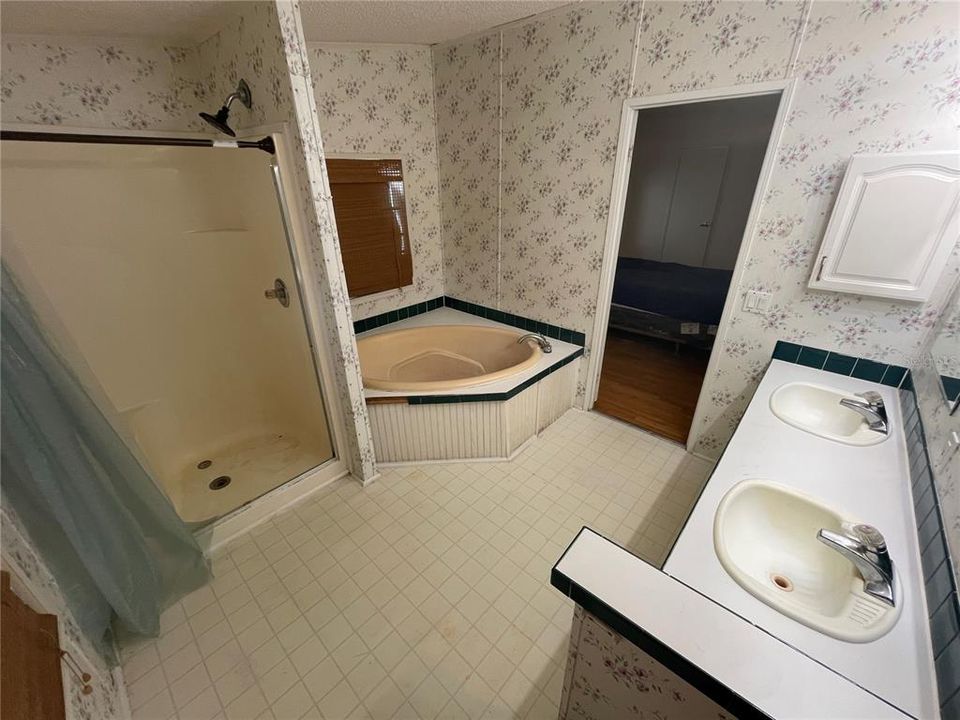 На продажу: $155,000 (3 спален, 2 ванн, 1648 Квадратных фут)