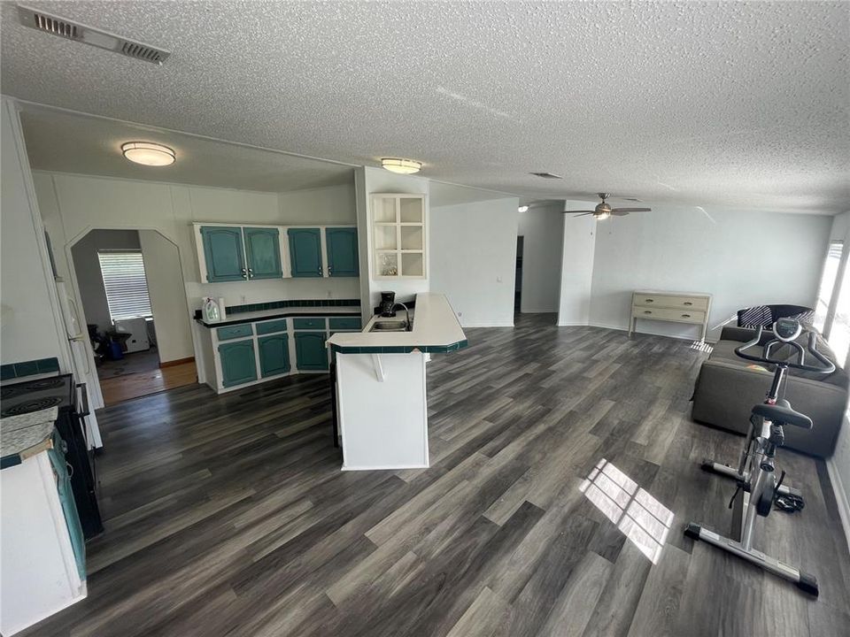 На продажу: $155,000 (3 спален, 2 ванн, 1648 Квадратных фут)