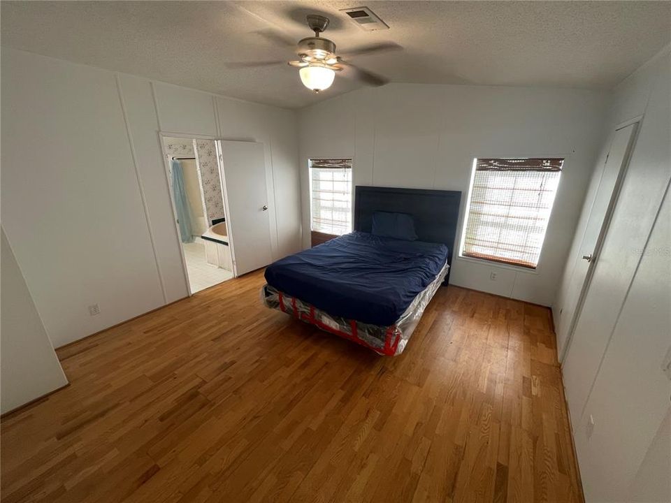 На продажу: $155,000 (3 спален, 2 ванн, 1648 Квадратных фут)