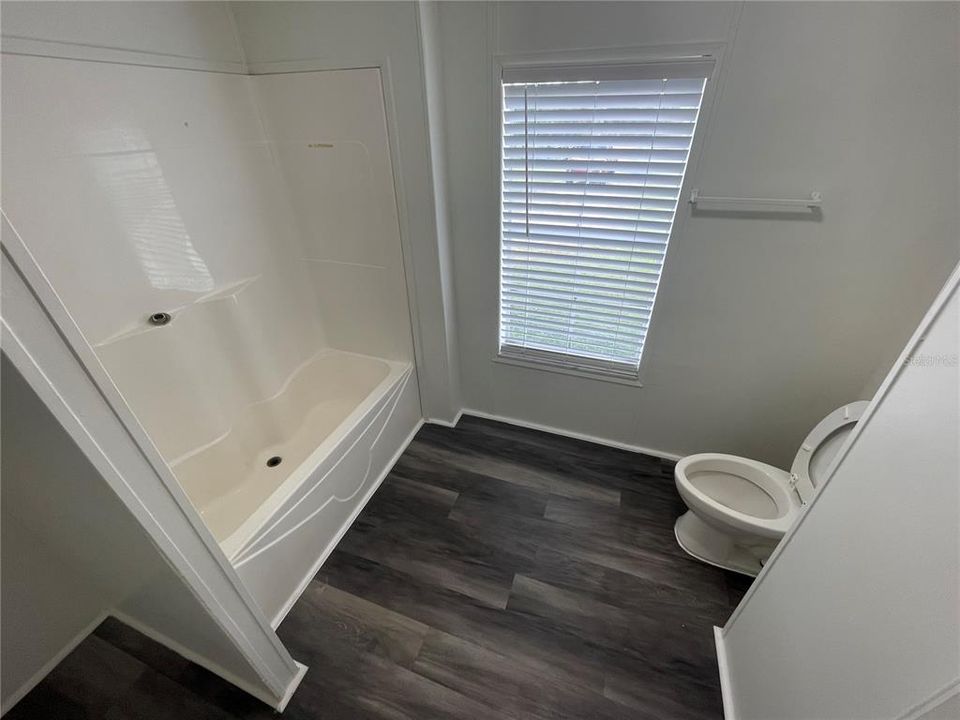 На продажу: $155,000 (3 спален, 2 ванн, 1648 Квадратных фут)