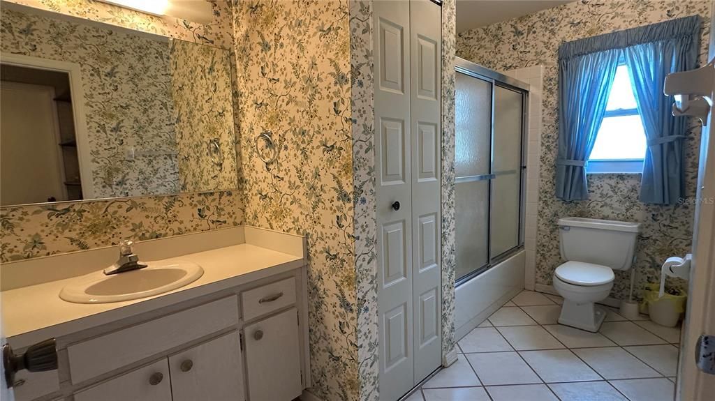 待售: $219,900 (2 贝兹, 2 浴室, 1756 平方英尺)