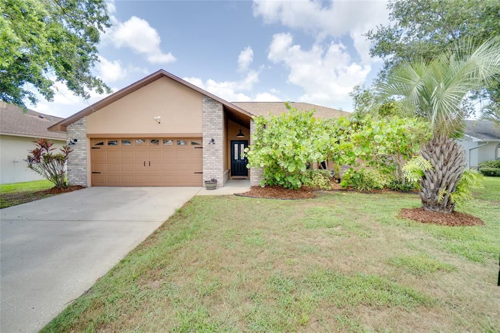 Recently Sold: $430,000 (4 beds, 2 baths, 2253 Square Feet)