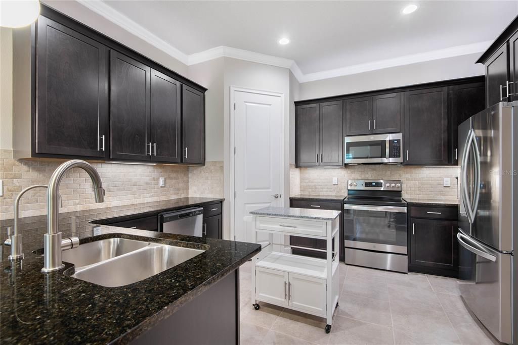 Active With Contract: $399,000 (2 beds, 2 baths, 1529 Square Feet)