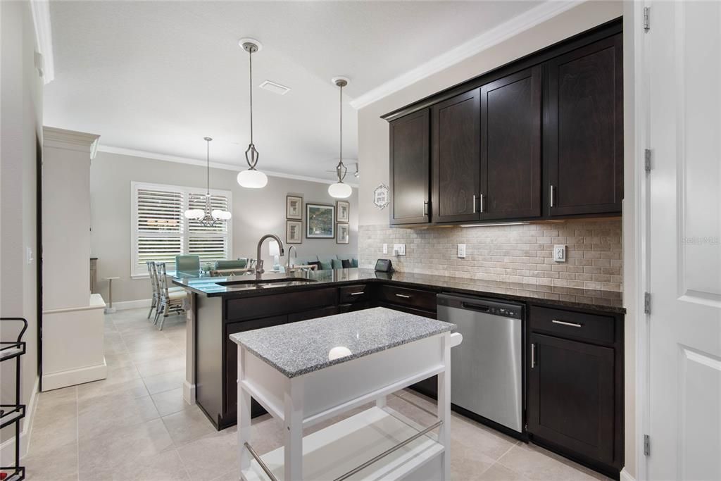 Active With Contract: $399,000 (2 beds, 2 baths, 1529 Square Feet)