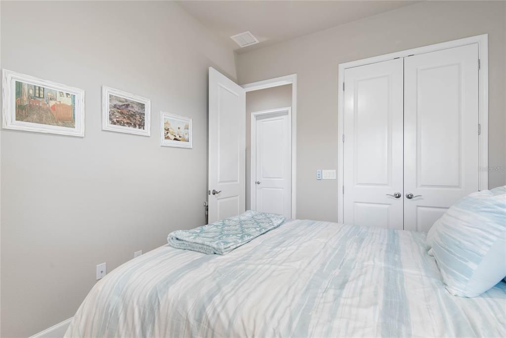 Active With Contract: $399,000 (2 beds, 2 baths, 1529 Square Feet)