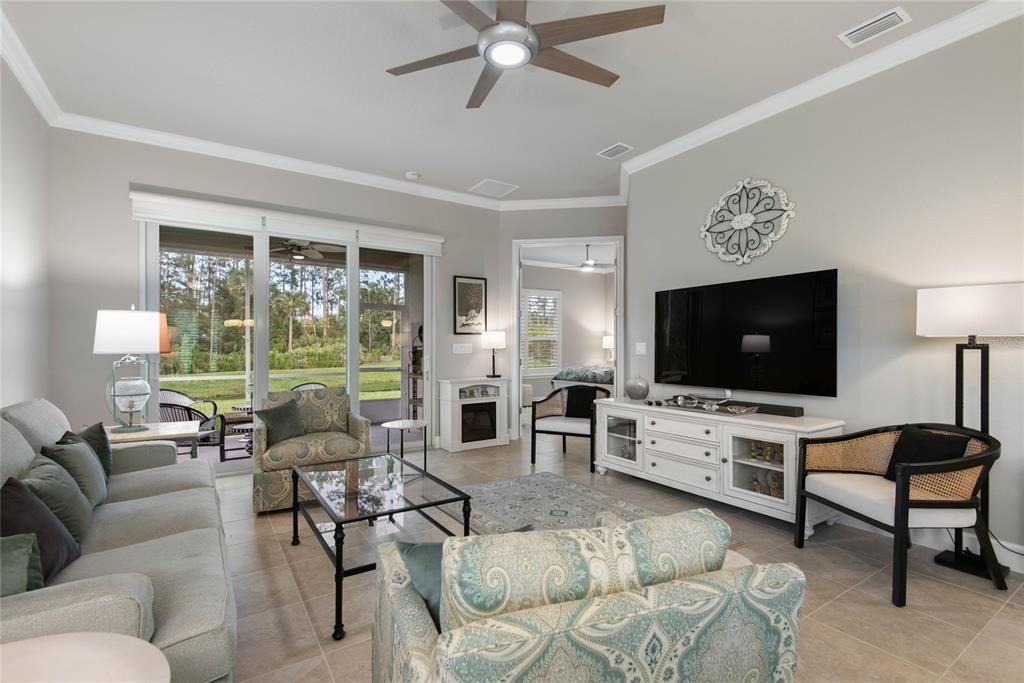 Active With Contract: $399,000 (2 beds, 2 baths, 1529 Square Feet)