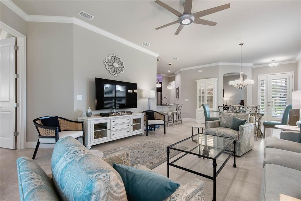 Active With Contract: $399,000 (2 beds, 2 baths, 1529 Square Feet)