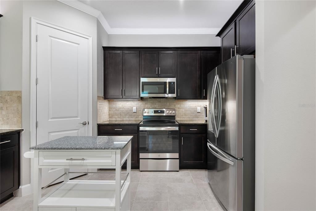 Active With Contract: $399,000 (2 beds, 2 baths, 1529 Square Feet)