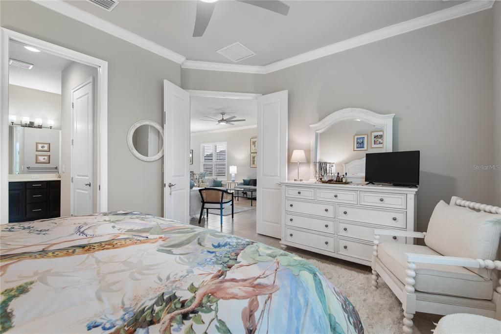 Active With Contract: $399,000 (2 beds, 2 baths, 1529 Square Feet)