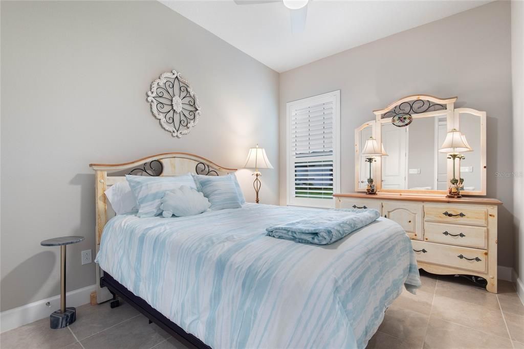 Active With Contract: $399,000 (2 beds, 2 baths, 1529 Square Feet)