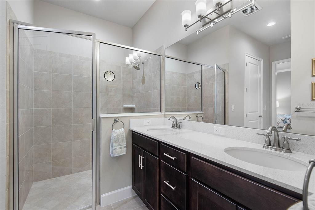 Active With Contract: $399,000 (2 beds, 2 baths, 1529 Square Feet)