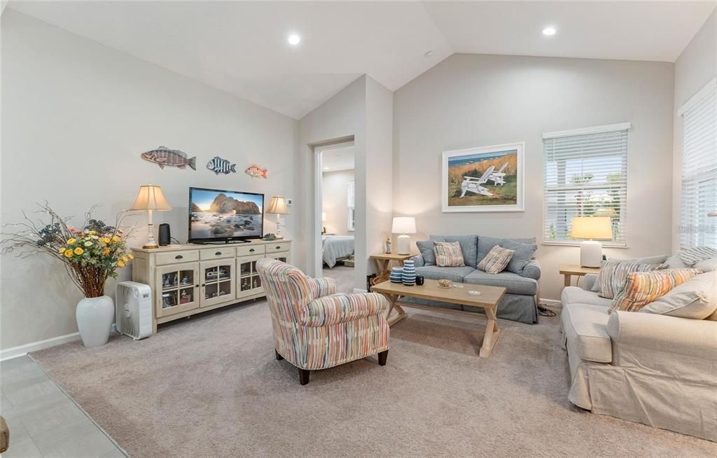 For Rent: $2,500 (2 beds, 2 baths, 1464 Square Feet)