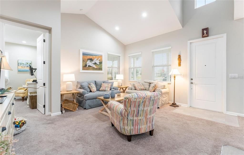 For Rent: $2,500 (2 beds, 2 baths, 1464 Square Feet)