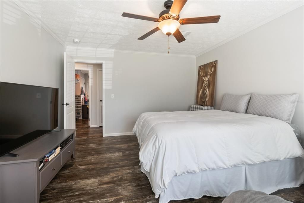 For Sale: $794,900 (3 beds, 3 baths, 2491 Square Feet)