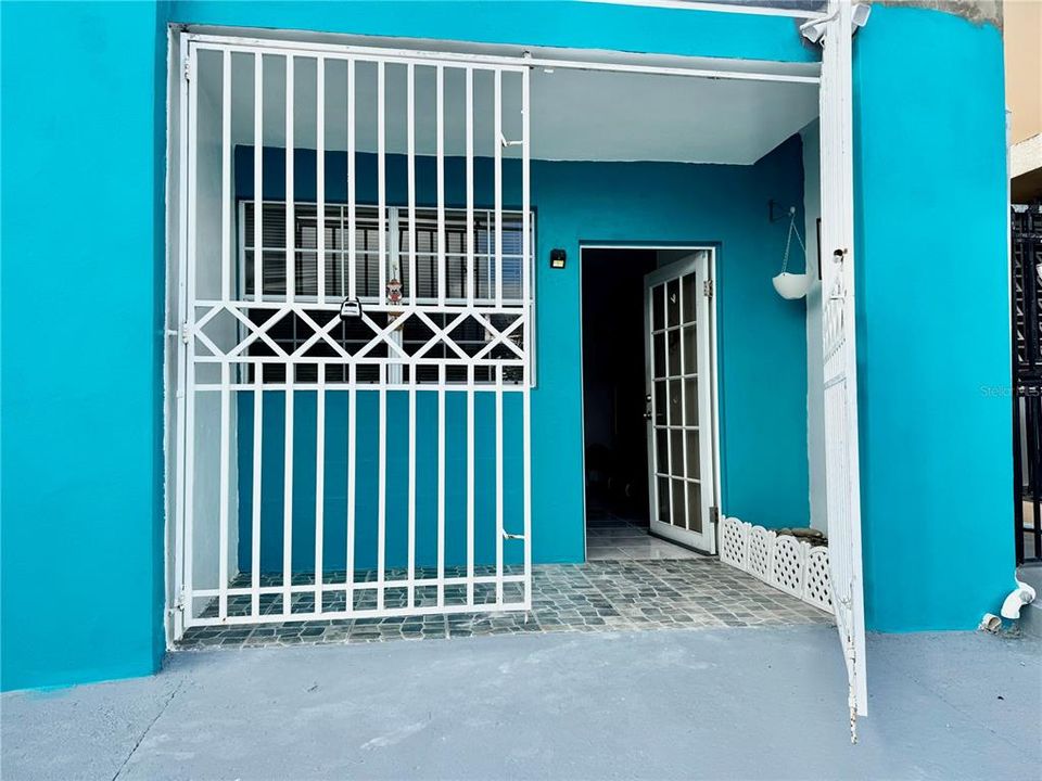 Recently Rented: $1,200 (1 beds, 1 baths, 235 Square Feet)