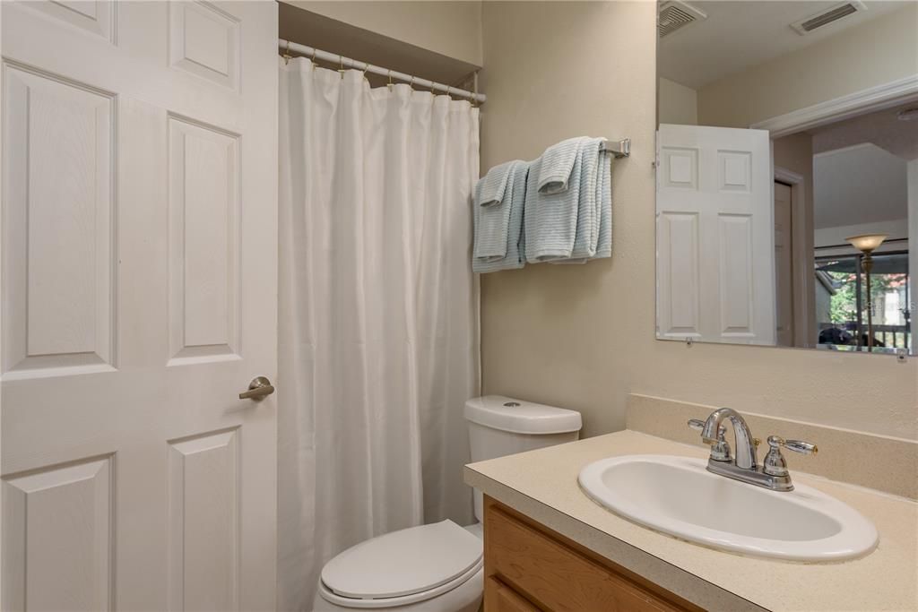 На продажу: $273,000 (2 спален, 1 ванн, 1020 Квадратных фут)