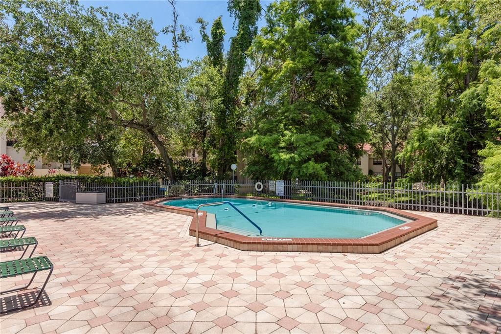 На продажу: $273,000 (2 спален, 1 ванн, 1020 Квадратных фут)