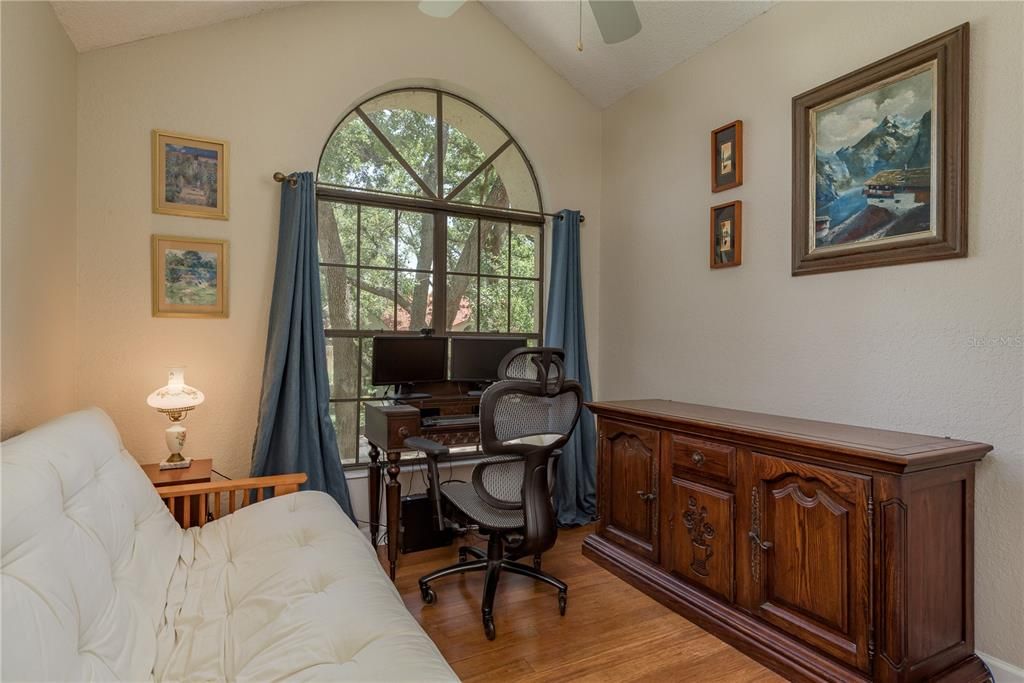 На продажу: $273,000 (2 спален, 1 ванн, 1020 Квадратных фут)