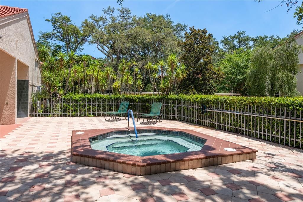 На продажу: $273,000 (2 спален, 1 ванн, 1020 Квадратных фут)