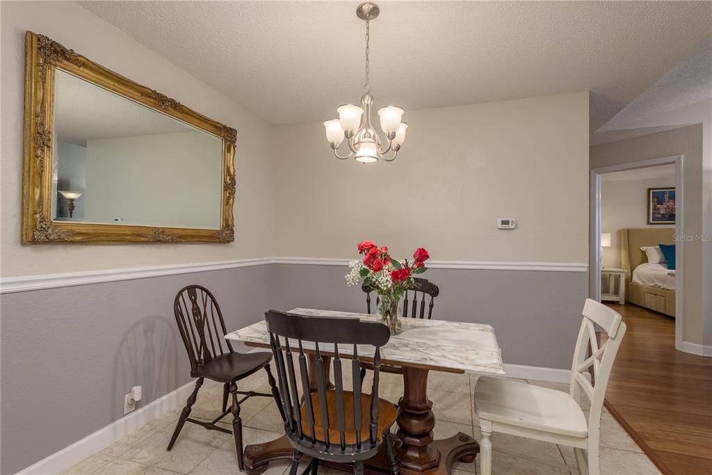 На продажу: $273,000 (2 спален, 1 ванн, 1020 Квадратных фут)