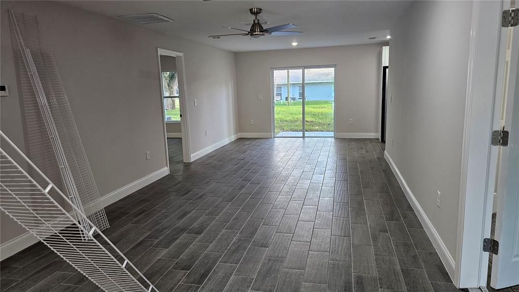 На продажу: $650,000 (6 спален, 0 ванн, 3388 Квадратных фут)