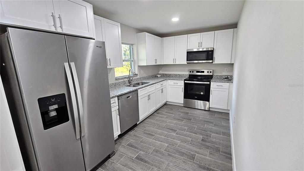 На продажу: $650,000 (6 спален, 0 ванн, 3388 Квадратных фут)