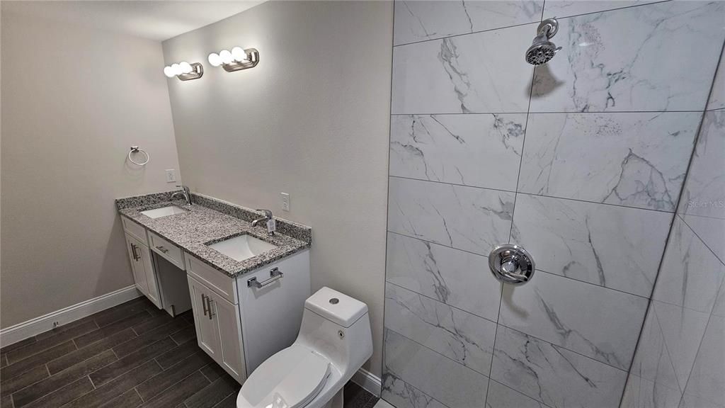 На продажу: $650,000 (6 спален, 0 ванн, 3388 Квадратных фут)