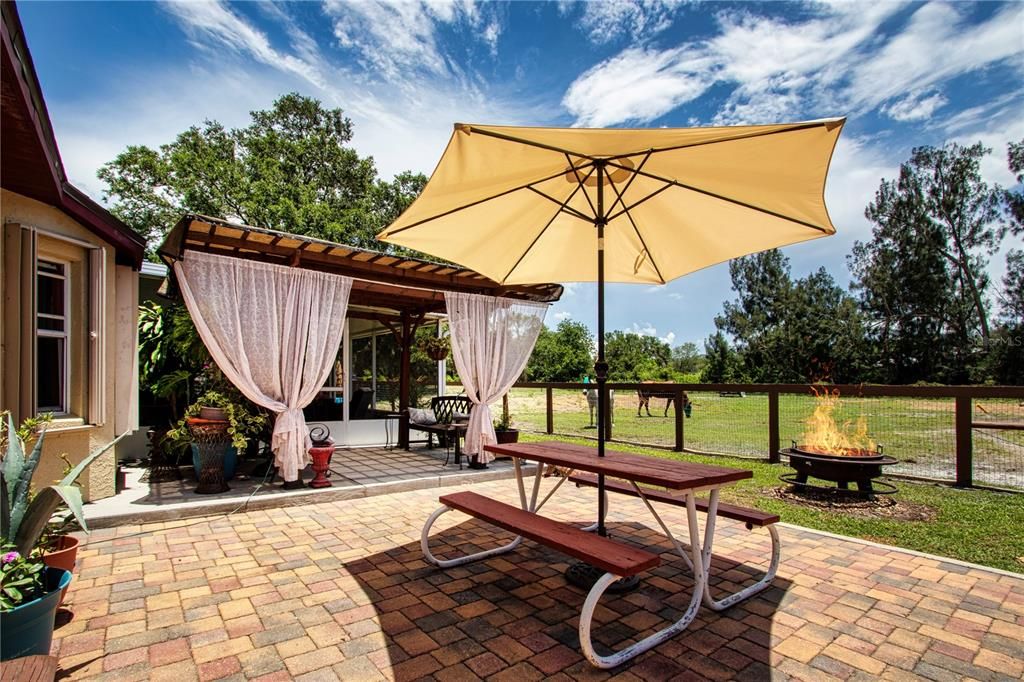 合同活跃: $499,500 (3 贝兹, 2 浴室, 1704 平方英尺)