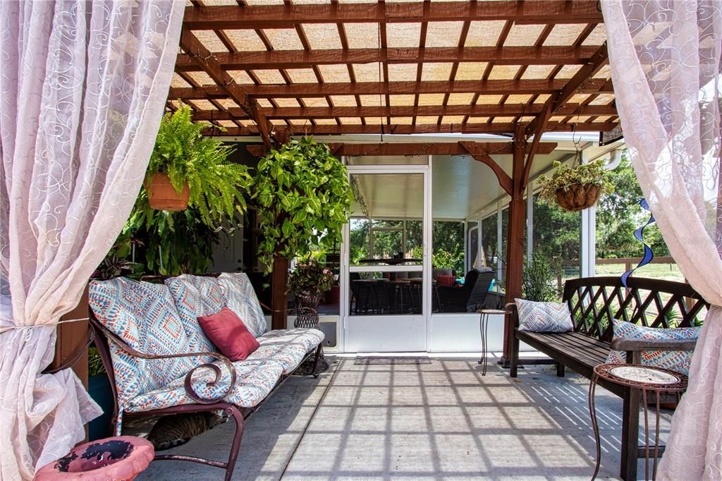 合同活跃: $499,500 (3 贝兹, 2 浴室, 1704 平方英尺)