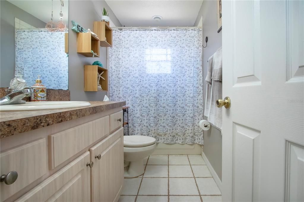 合同活跃: $499,500 (3 贝兹, 2 浴室, 1704 平方英尺)