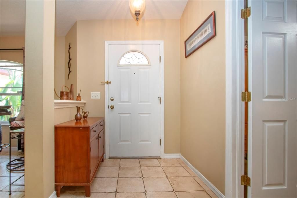 合同活跃: $499,500 (3 贝兹, 2 浴室, 1704 平方英尺)