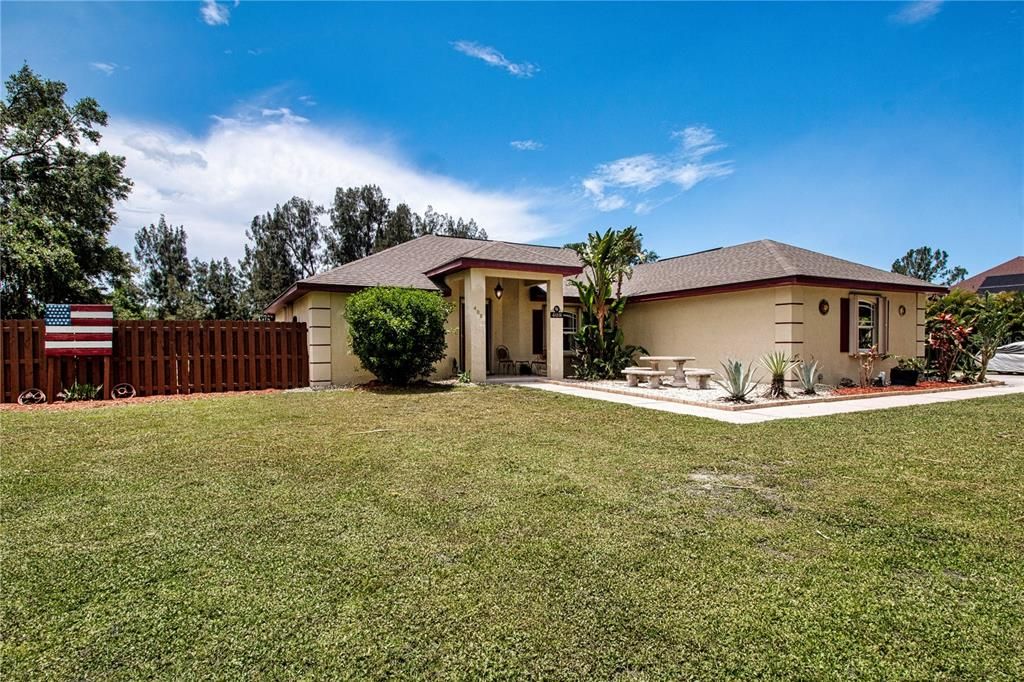 合同活跃: $499,500 (3 贝兹, 2 浴室, 1704 平方英尺)