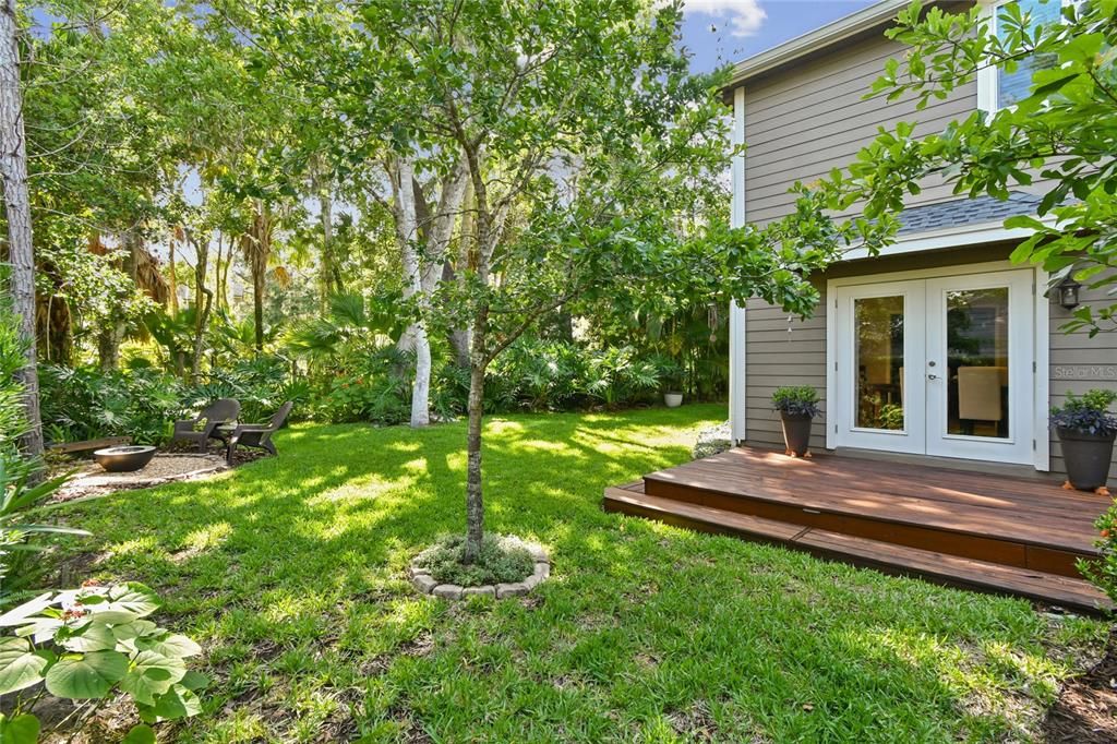 For Sale: $819,000 (5 beds, 3 baths, 2610 Square Feet)