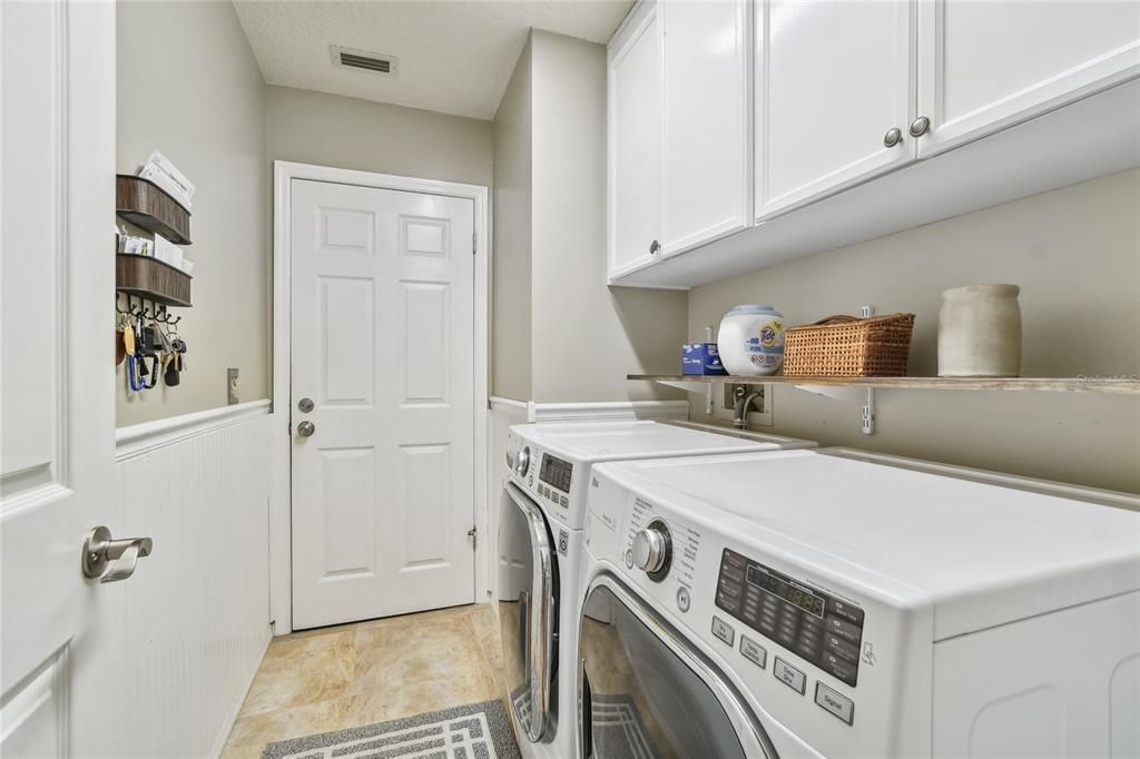 For Sale: $819,000 (5 beds, 3 baths, 2610 Square Feet)