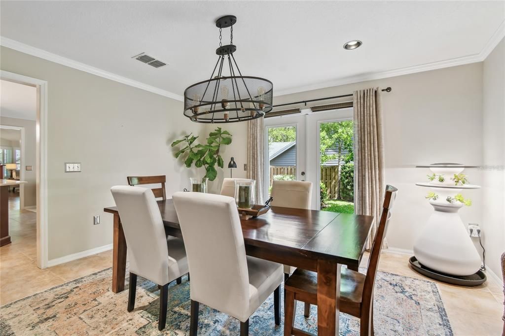 For Sale: $819,000 (5 beds, 3 baths, 2610 Square Feet)