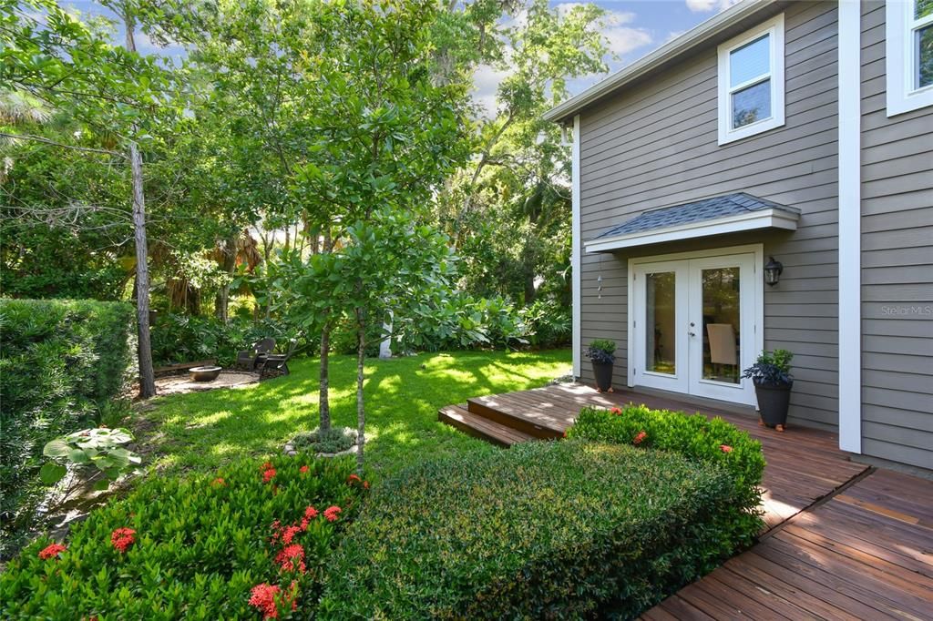 For Sale: $819,000 (5 beds, 3 baths, 2610 Square Feet)