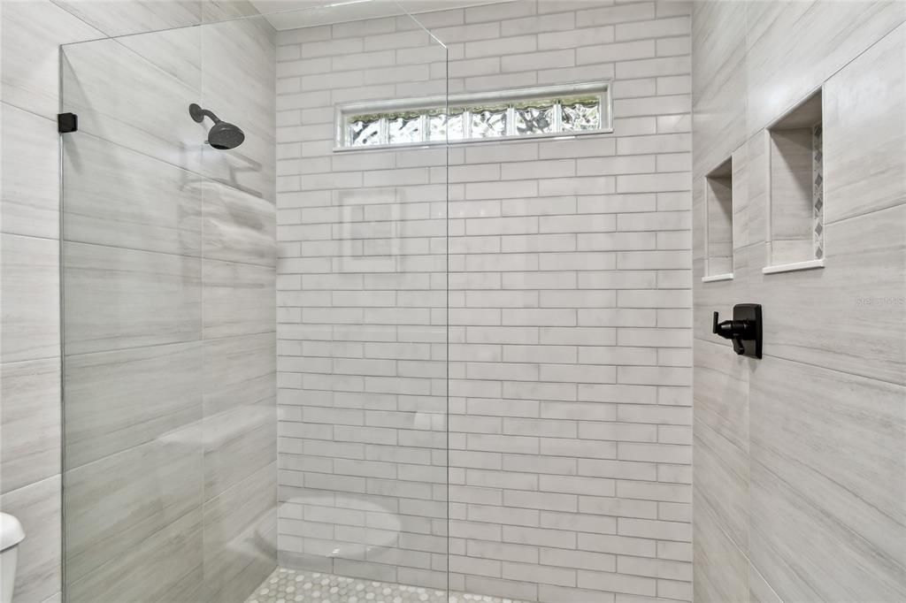 For Sale: $819,000 (5 beds, 3 baths, 2610 Square Feet)