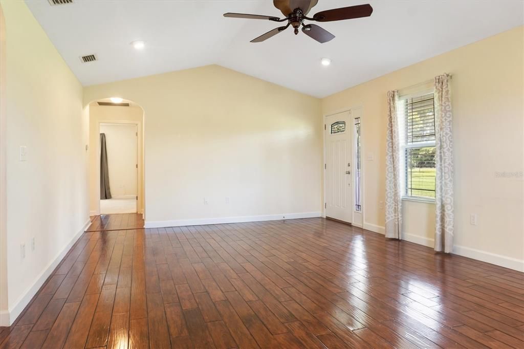 待售: $399,000 (3 贝兹, 2 浴室, 1717 平方英尺)