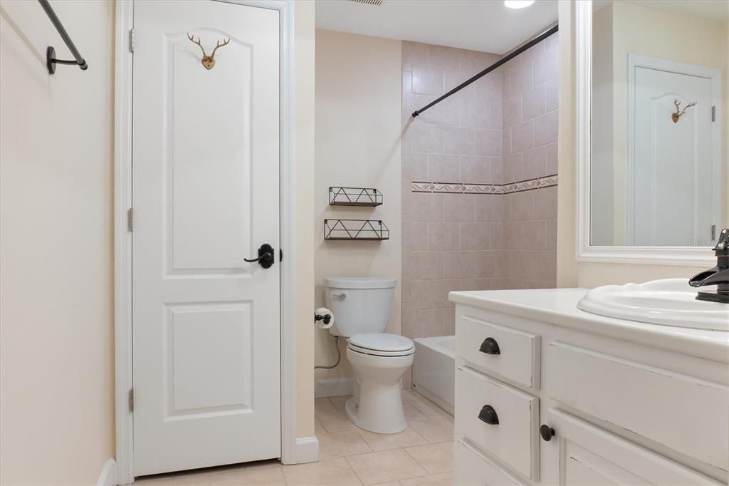 待售: $399,000 (3 贝兹, 2 浴室, 1717 平方英尺)