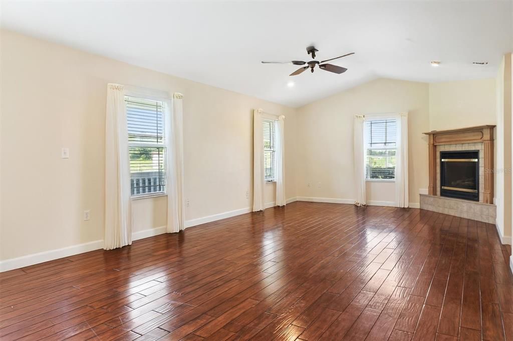 待售: $399,000 (3 贝兹, 2 浴室, 1717 平方英尺)