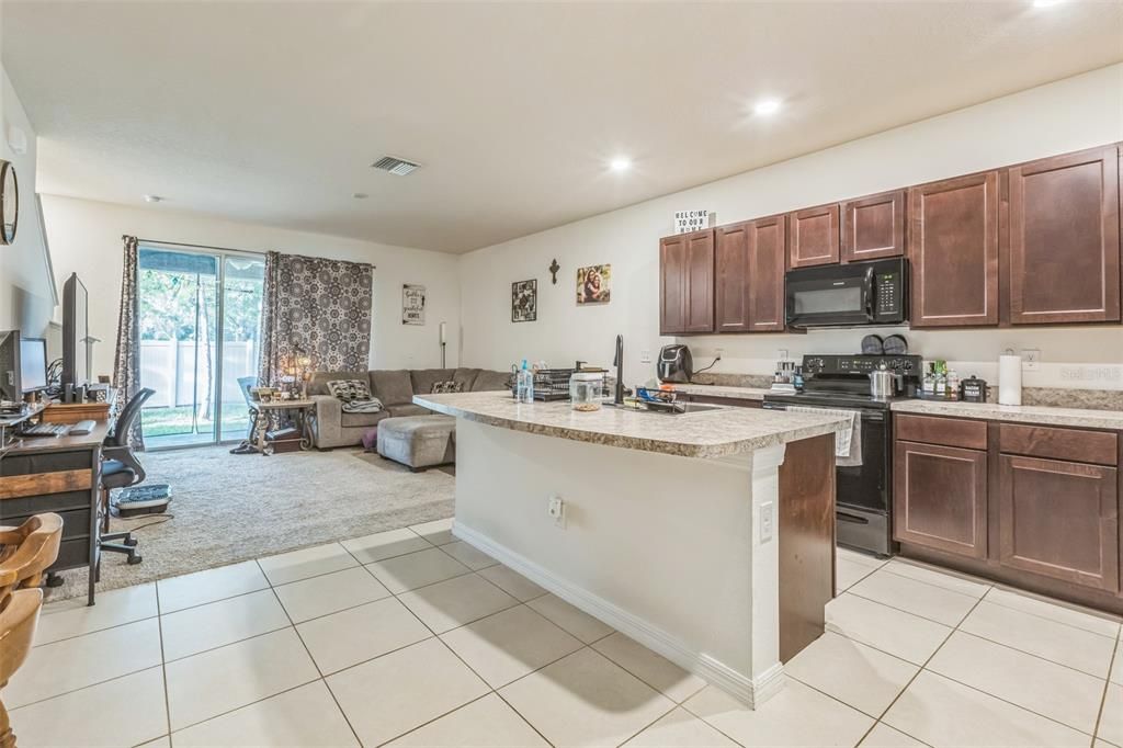 For Sale: $289,000 (3 beds, 2 baths, 1707 Square Feet)