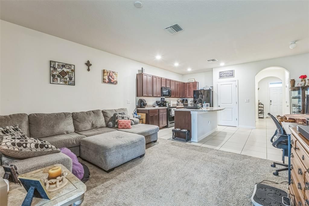 For Sale: $289,000 (3 beds, 2 baths, 1707 Square Feet)