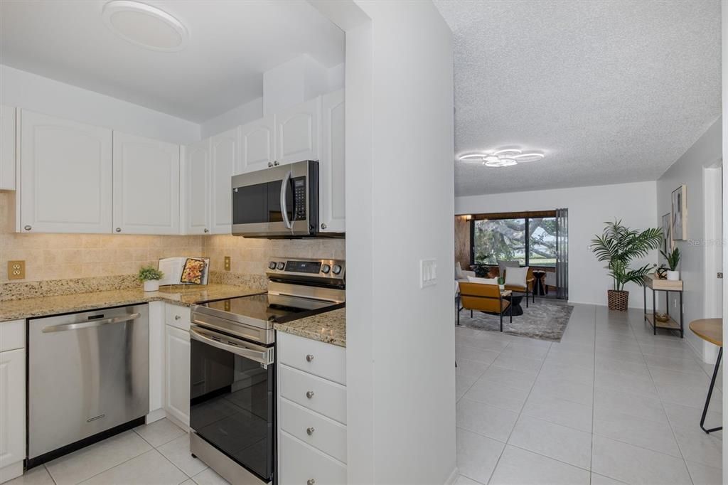 For Sale: $415,000 (2 beds, 2 baths, 1197 Square Feet)