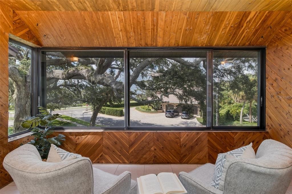 For Sale: $415,000 (2 beds, 2 baths, 1197 Square Feet)