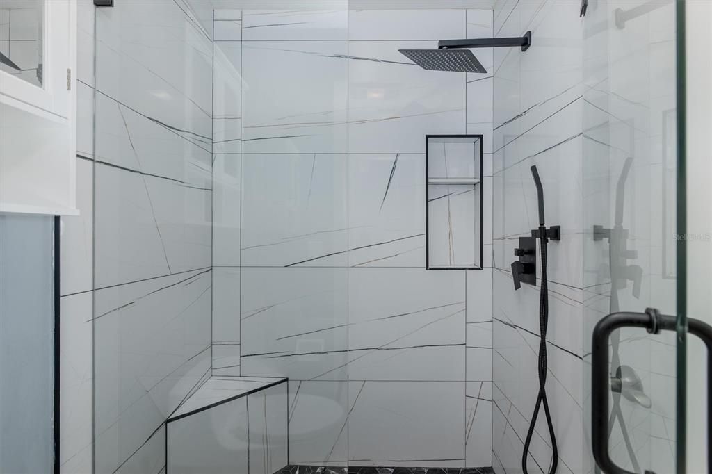 For Sale: $415,000 (2 beds, 2 baths, 1197 Square Feet)