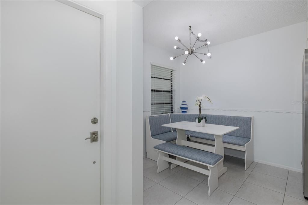 For Sale: $415,000 (2 beds, 2 baths, 1197 Square Feet)