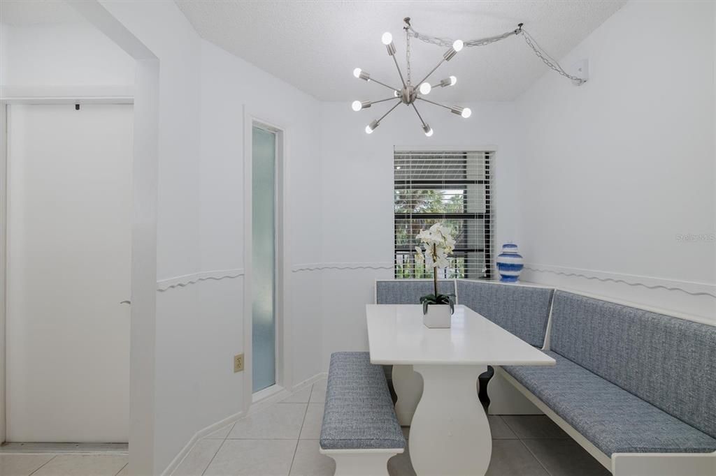 For Sale: $415,000 (2 beds, 2 baths, 1197 Square Feet)